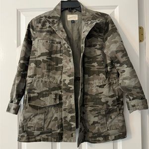 Women’s Camo Green Light Jacket